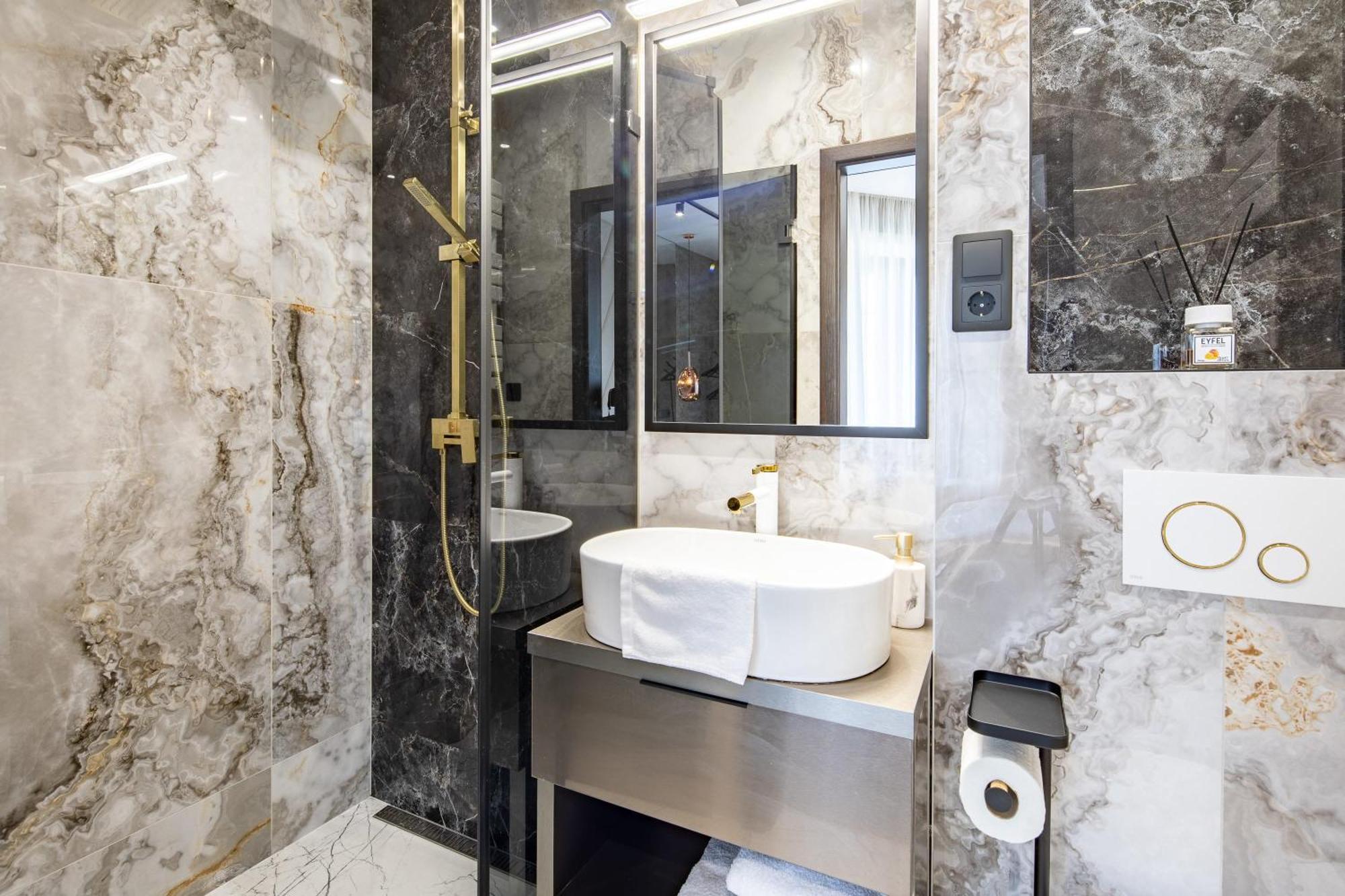 Ultra Central Luxury Budapest Ngoại thất bức ảnh