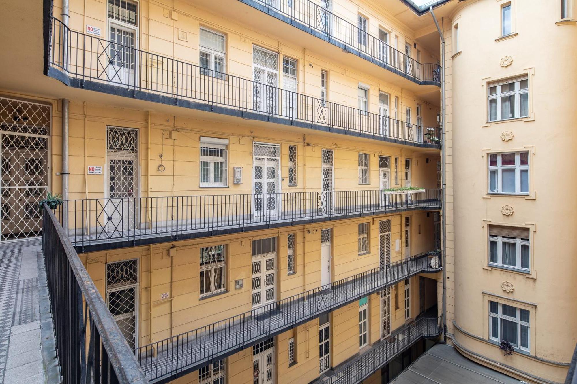 Ultra Central Luxury Budapest Ngoại thất bức ảnh